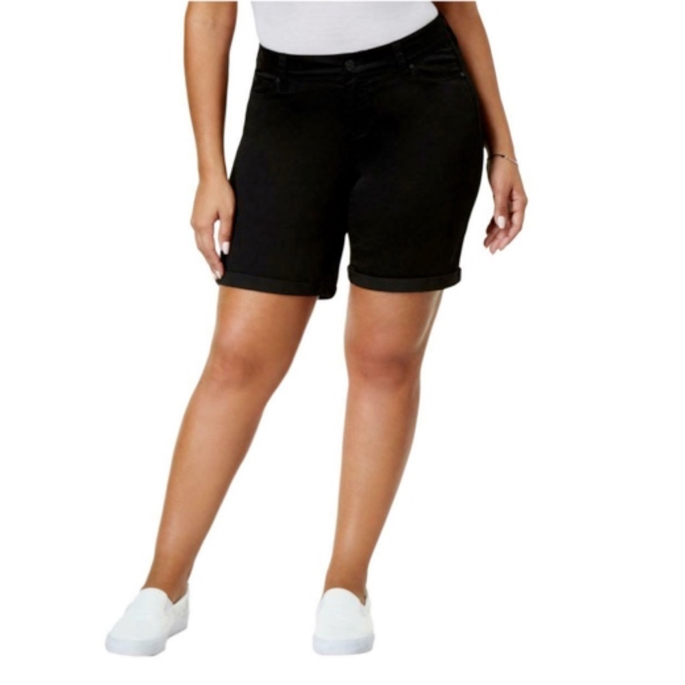 Celebrity Pink BLACK Bermuda Shorts Size 18